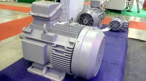 Kch nng ng?m  t th?y l?c 3 t?n LAUNCH TLT 630A