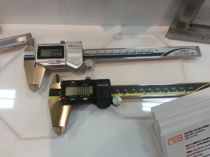Kch nng ng?m  t th?y l?c 3 t?n LAUNCH TLT 630A