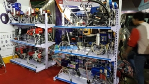 Máy Phun Bột Trét T&T 980 Chạy Xăng