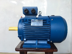 Kch nng ng?m  t th?y l?c 3 t?n LAUNCH TLT 630A