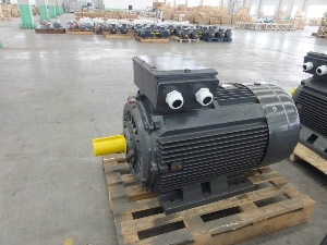 Kch nng ng?m  t th?y l?c 3 t?n LAUNCH TLT 630A