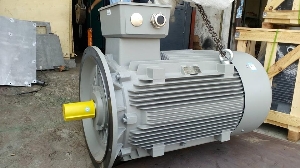 Kch nng ng?m  t th?y l?c 3 t?n LAUNCH TLT 630A